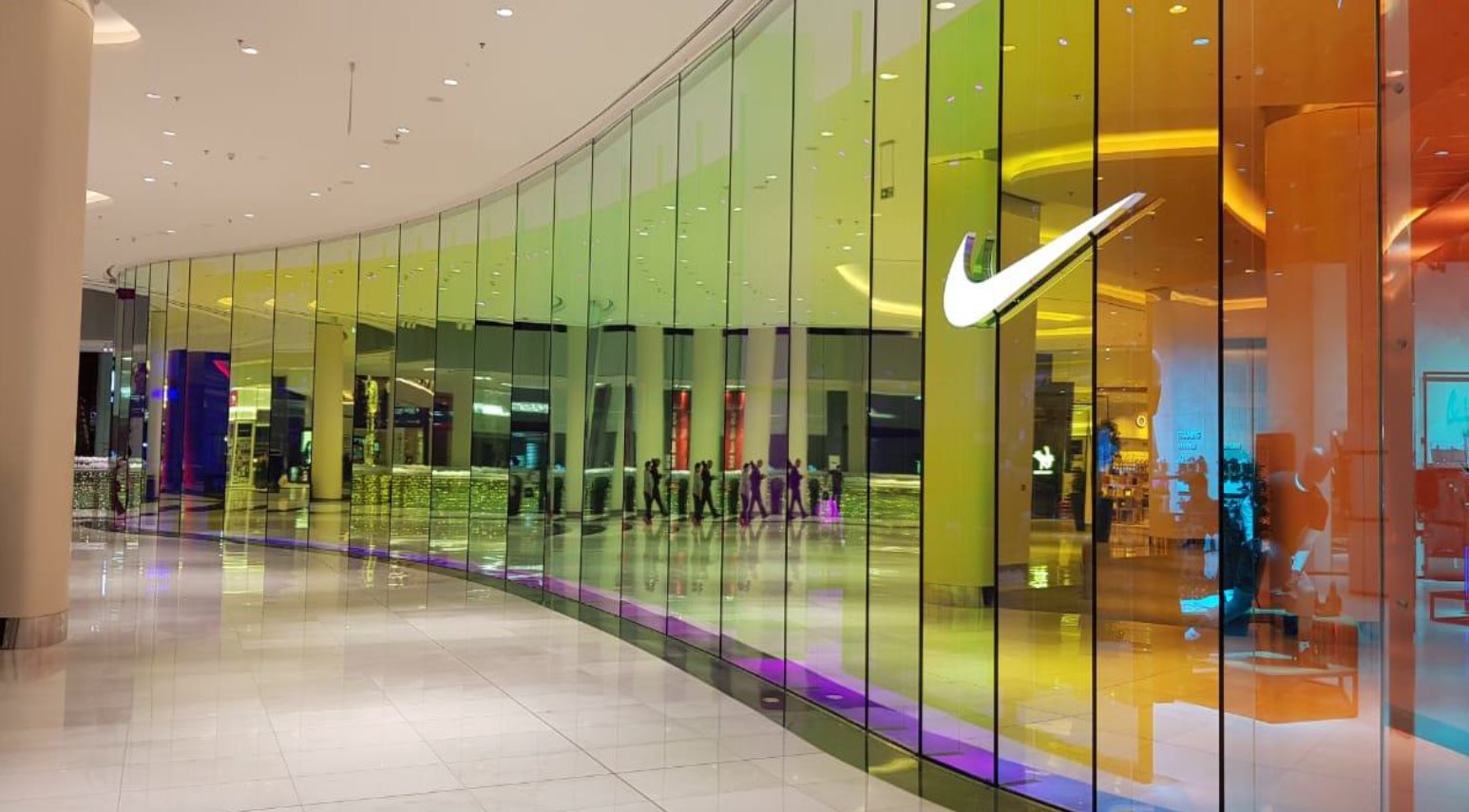 Pellicola dicroica Nike Store Dubai